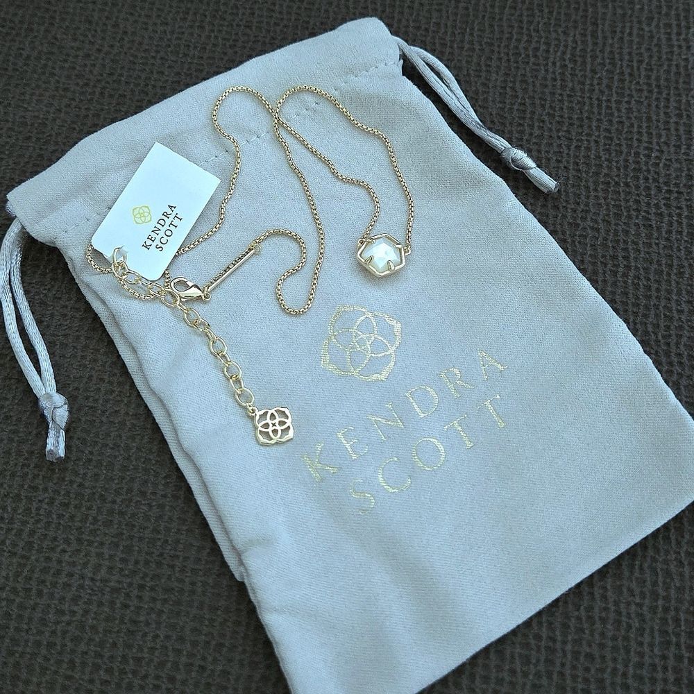 Kendra Scott "Jaxon" Gold💛 Short Pendant Necklace - NWT